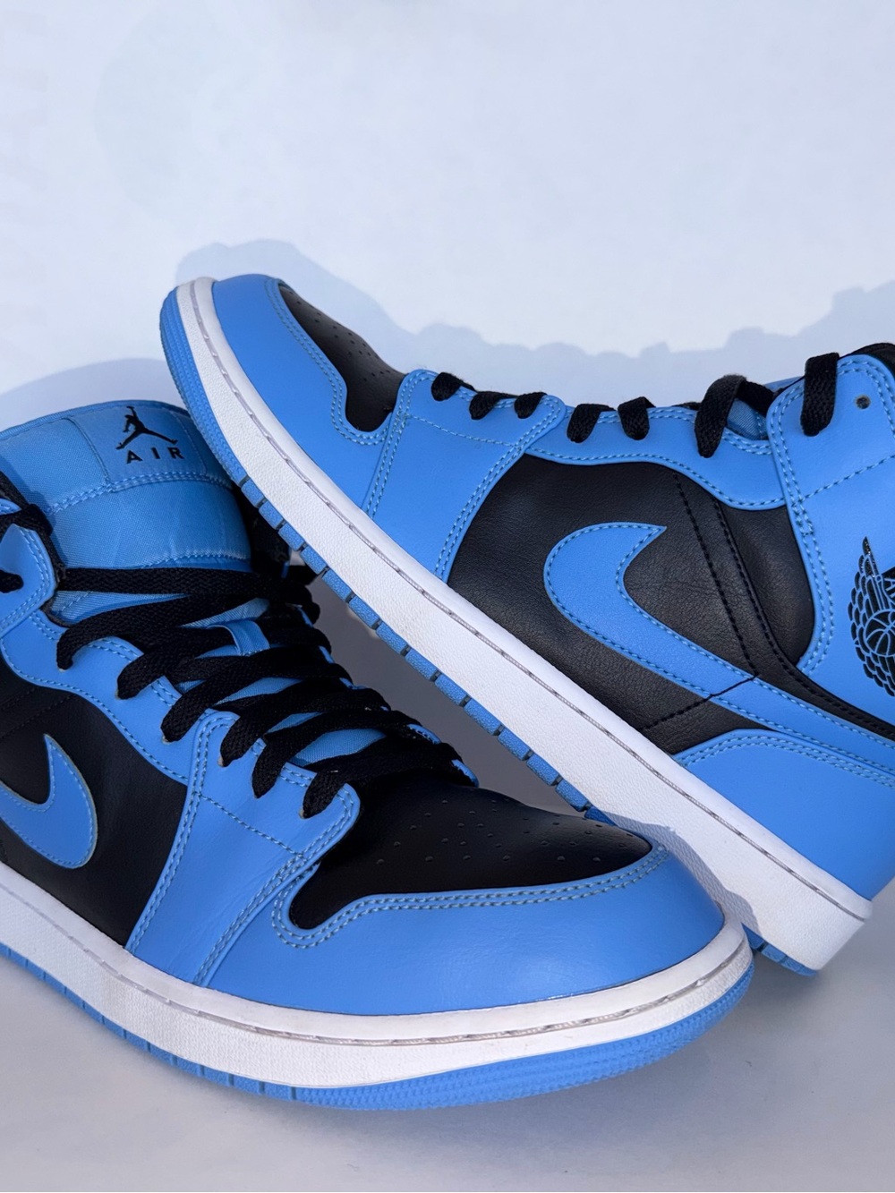 Nike Air Jordan 1 Mid Men’s Sneakers - University Blue Black DQ8426-401